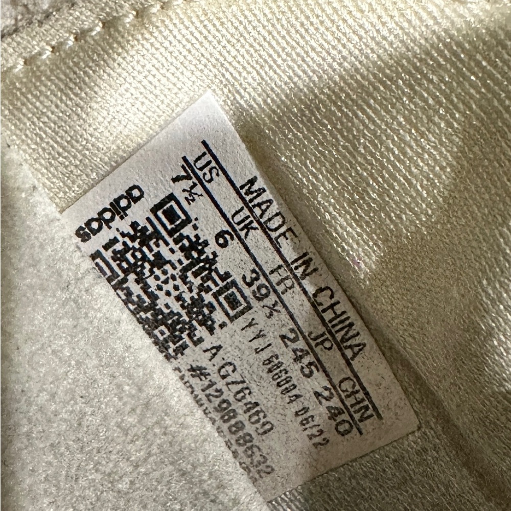 Adidas Women’s Ultraboost Size 7.5 - Picture 8 of 9